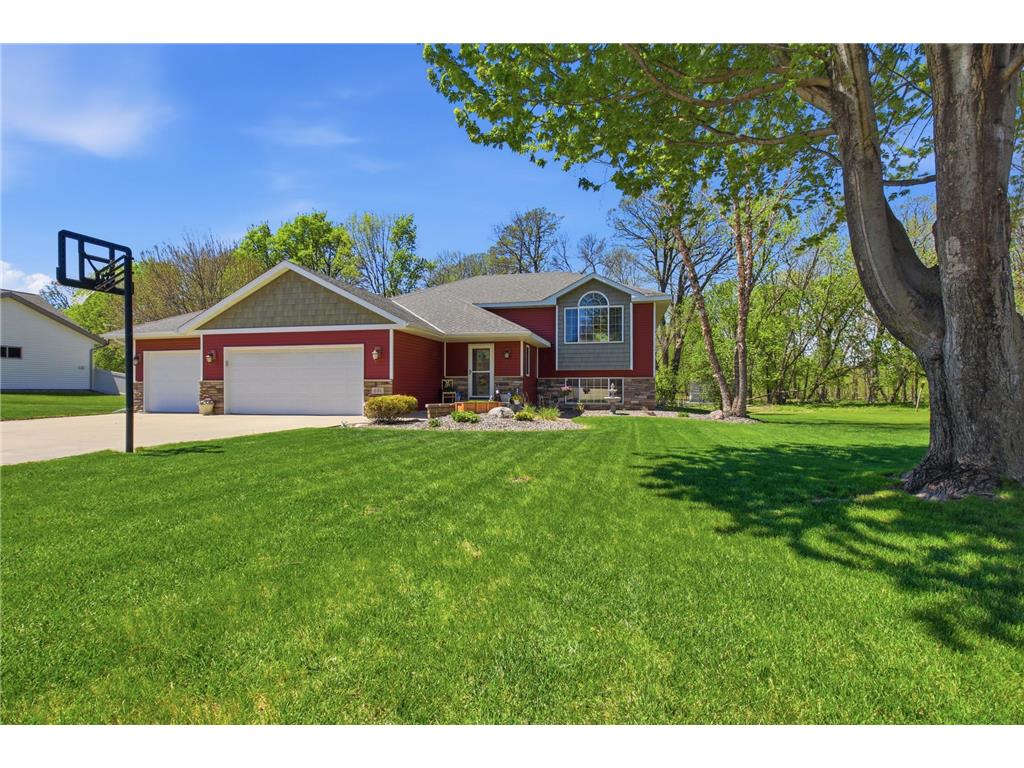 681 W River Drive New London MN 56273 7072000 image1
