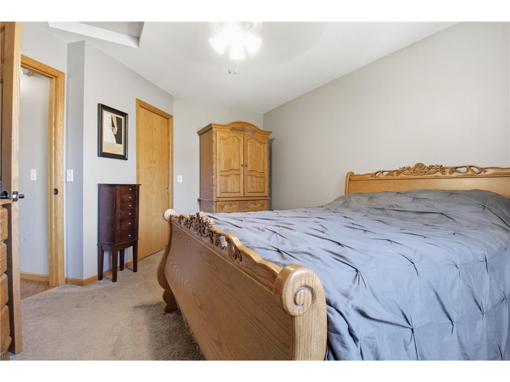 681 W River Drive New London MN 56273 7072000 image11