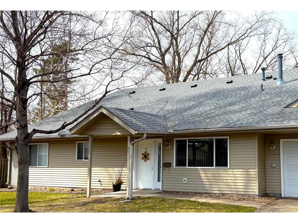 6811 York Place N #4 Brooklyn Center MN 55429 7054017 image1