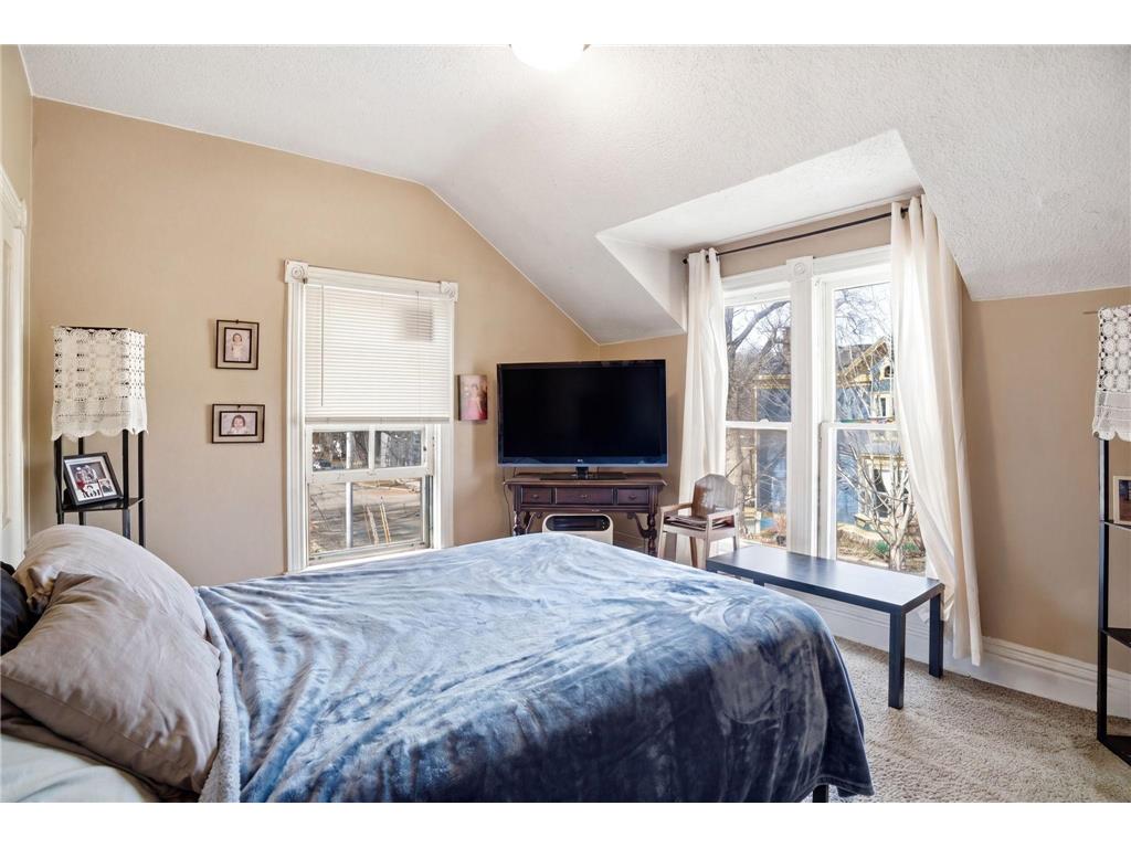 682 4th Street E Saint Paul MN 55106 7074606 image11
