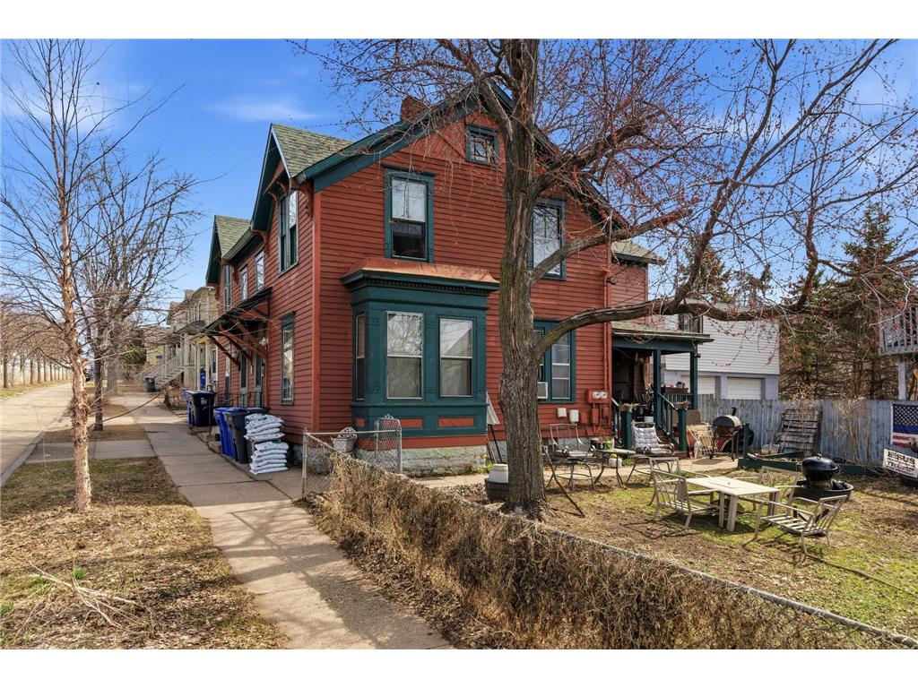682 4th Street E Saint Paul MN 55106 7074606 image2