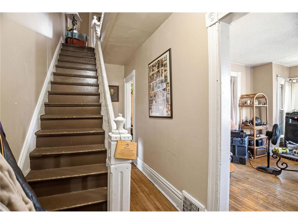 682 4th Street E Saint Paul MN 55106 7074606 image4
