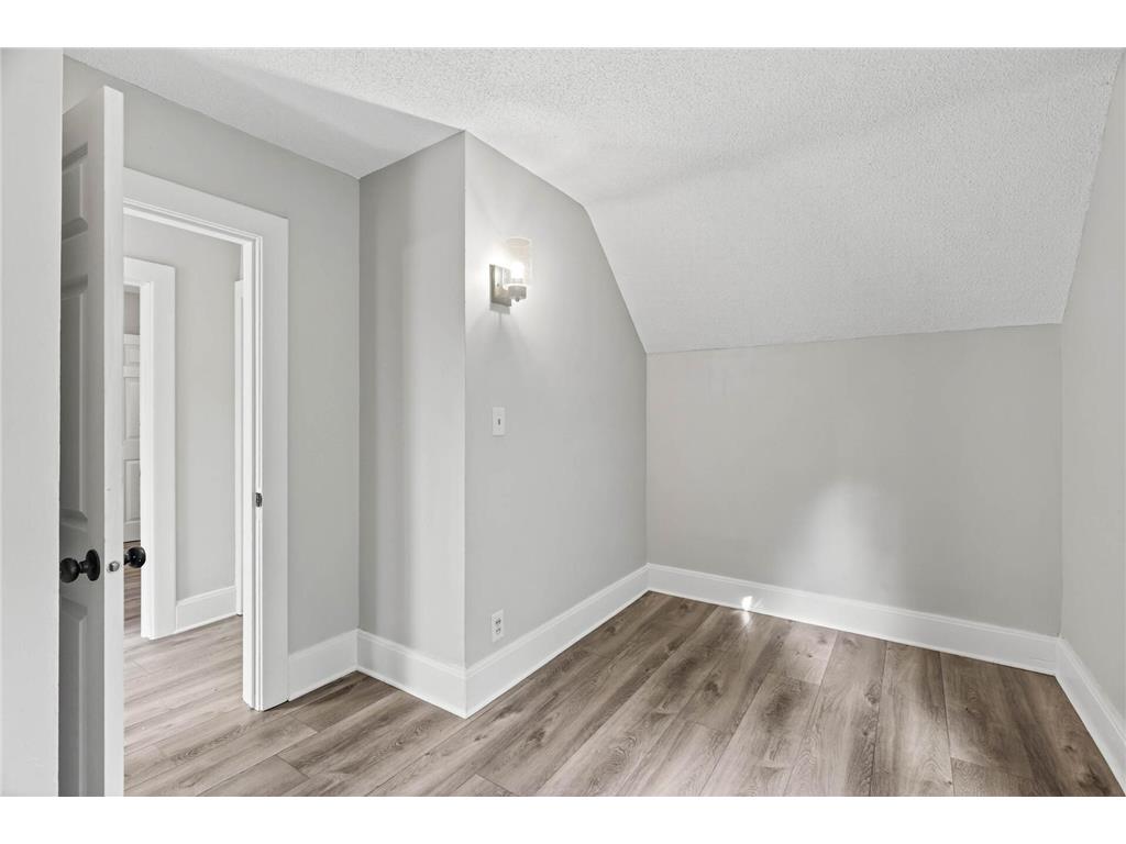 682 Fairview Avenue N Saint Paul MN 55104 7011648 image19