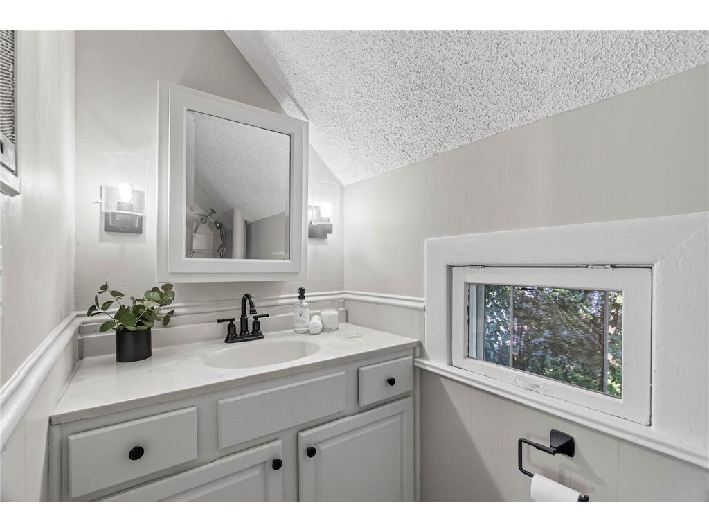 682 Fairview Avenue N Saint Paul MN 55104 7011648 image20