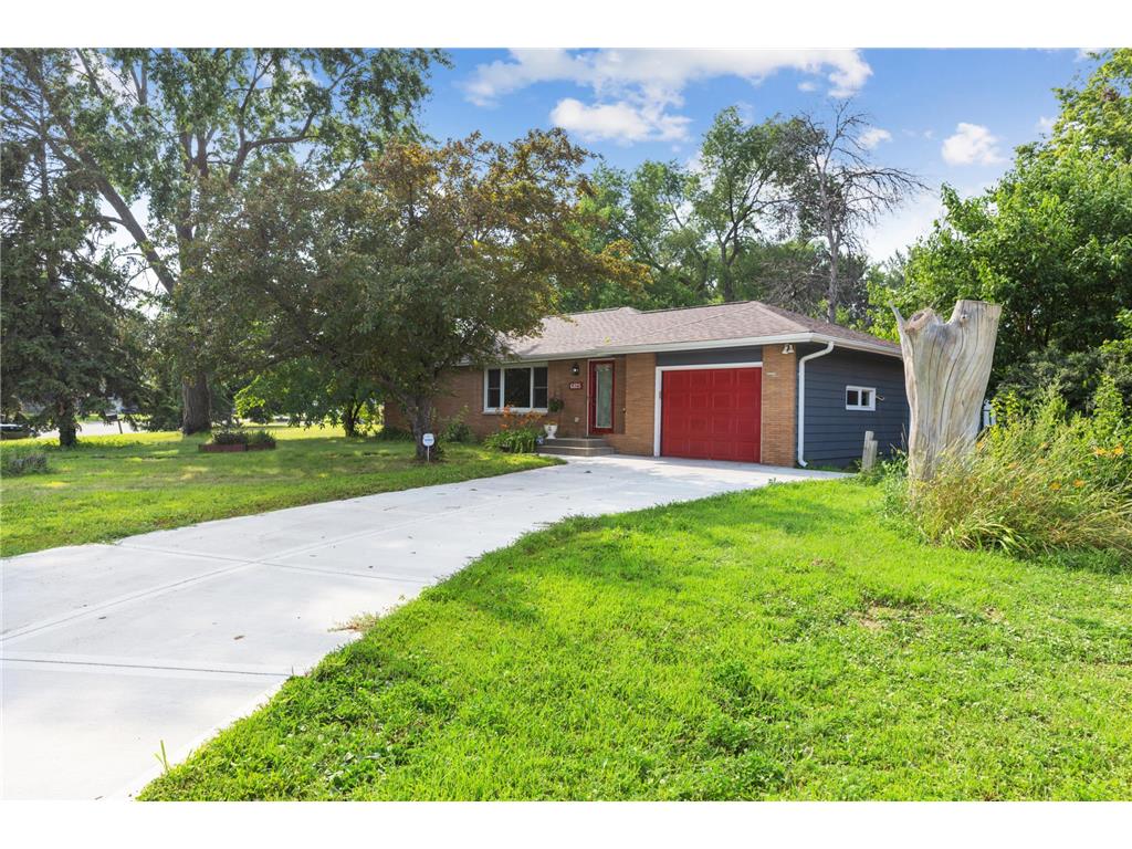 6825 W Broadway Avenue Brooklyn Park MN 55428 6577046 image1