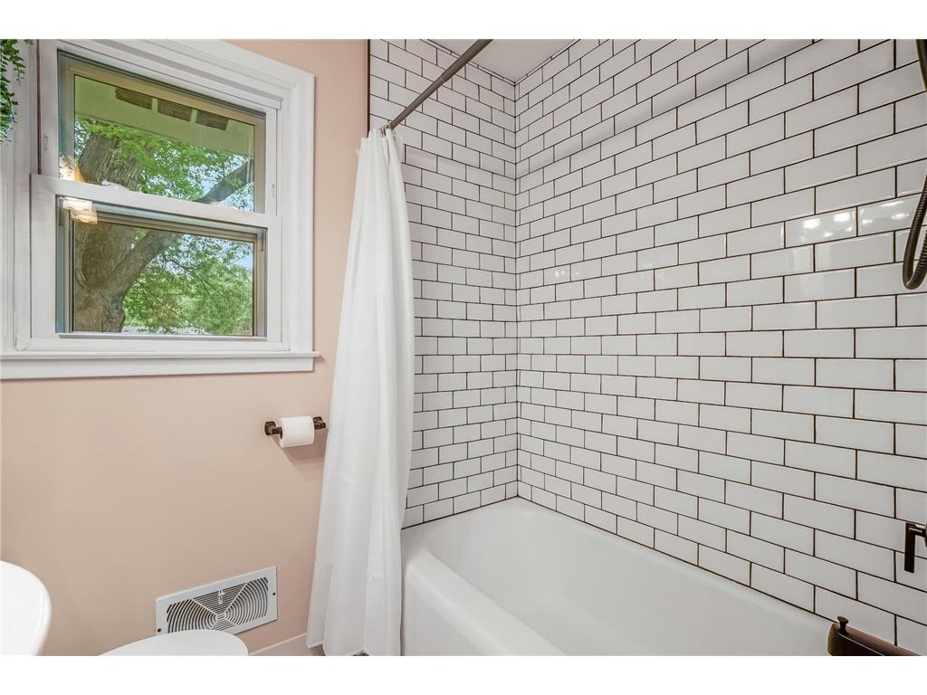 6826 16th Avenue S Richfield MN 55423 7078775 image16