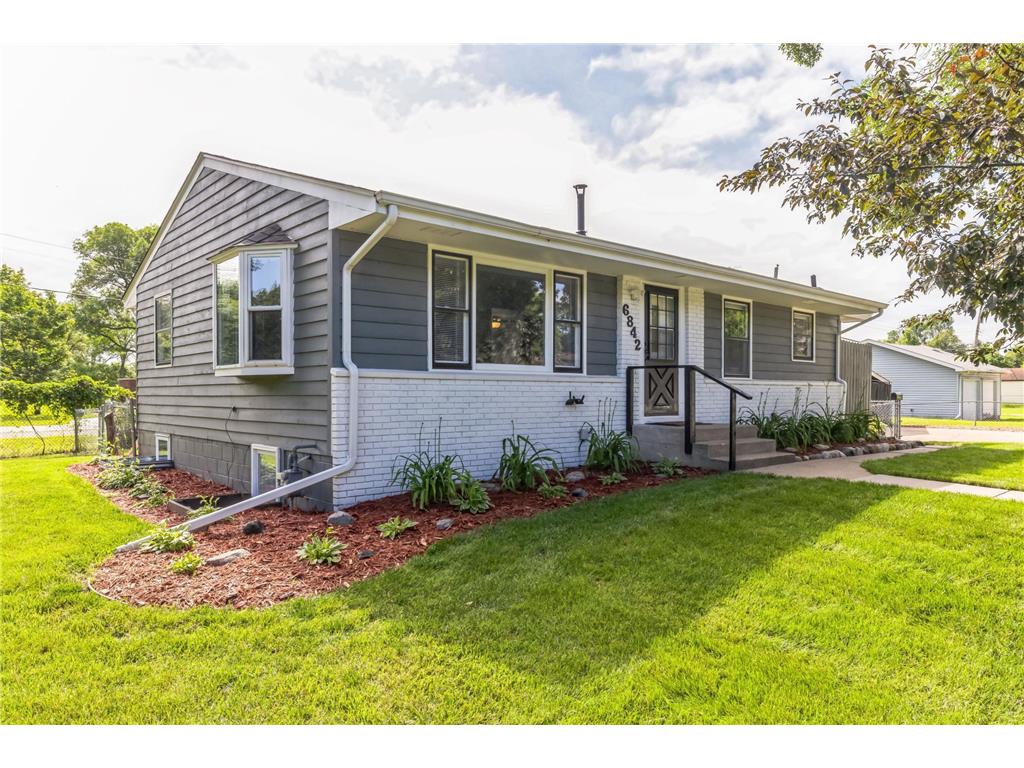6842 Drew Avenue N Brooklyn Center MN 55429 6559495 image1