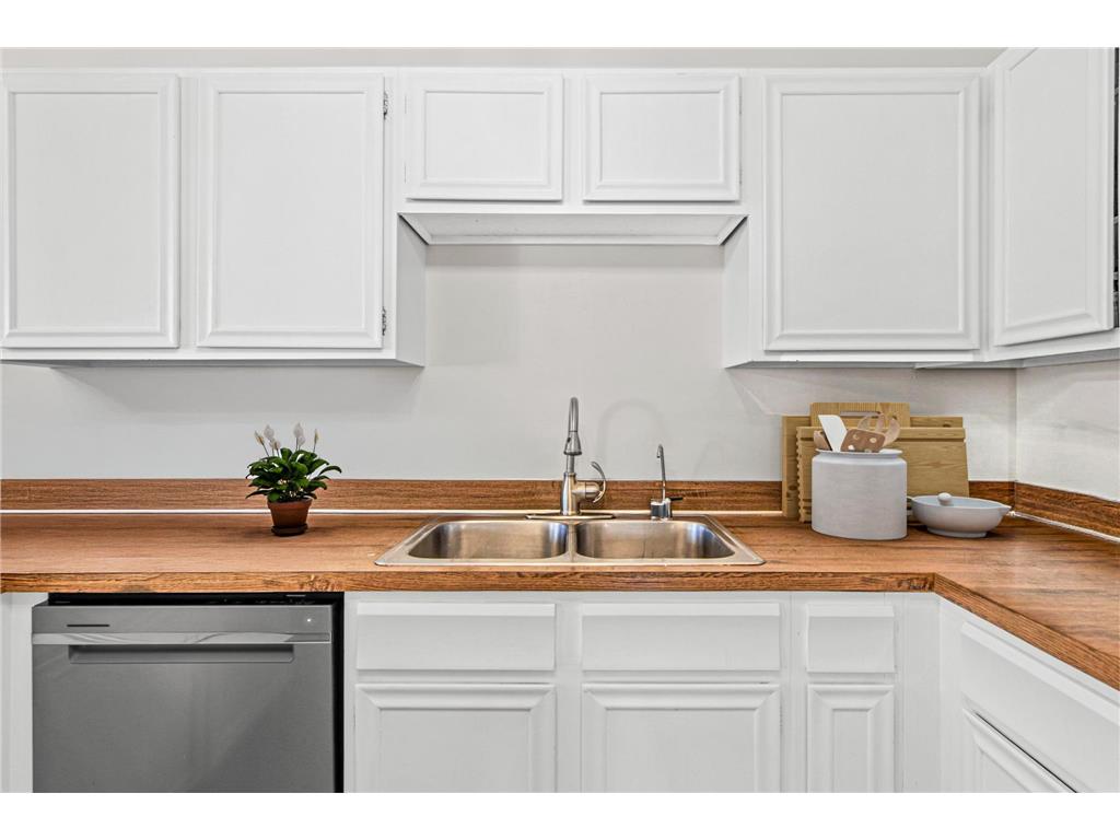 6844 Buckingham Court Woodbury MN 55125 7020080 image11