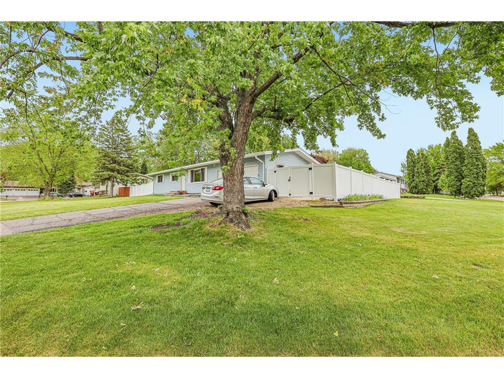 6847 8th Street Lane N Oakdale MN 55128 7076039 image2
