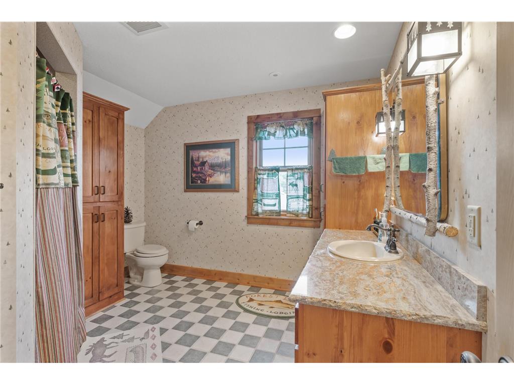 6851 N Shore Trail N Forest Lake MN 55025 - Forest 7048512 image39
