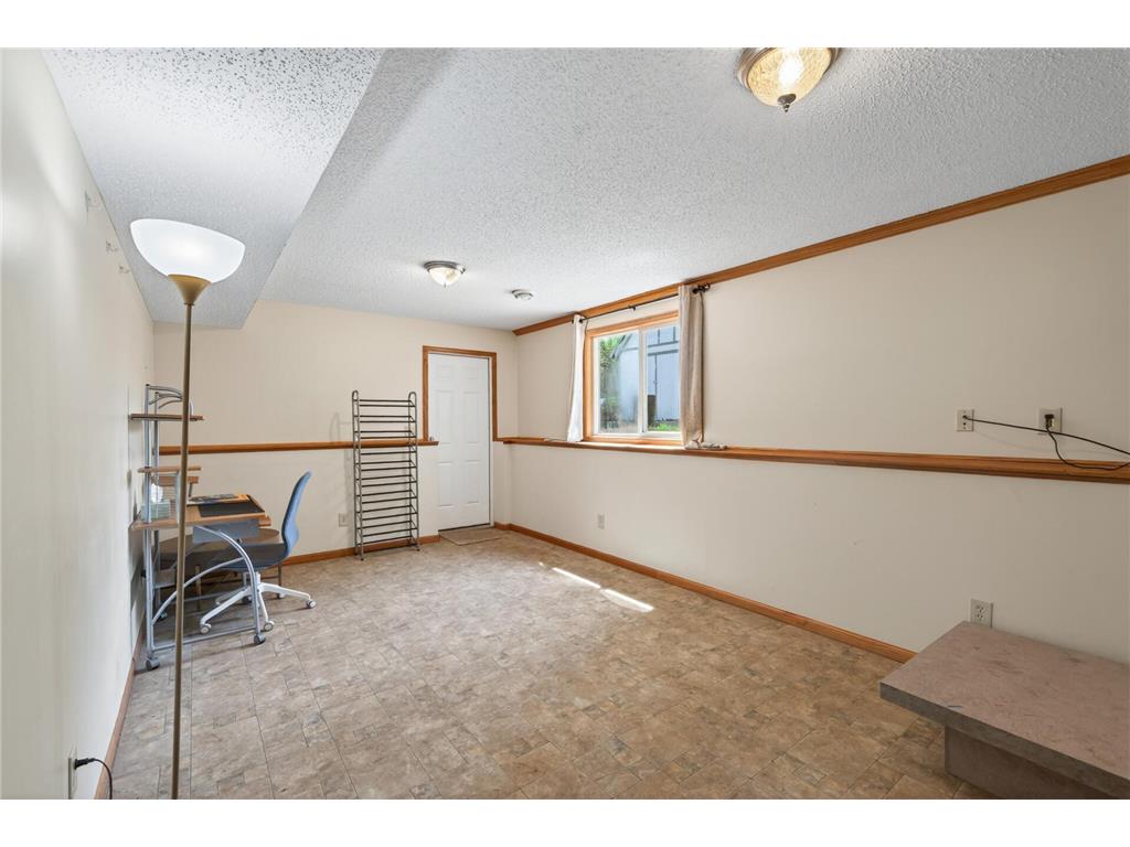 6857 8th Street Lane N Oakdale MN 55128 7072219 image14