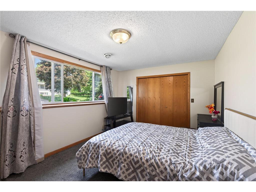 6857 8th Street Lane N Oakdale MN 55128 7072219 image16