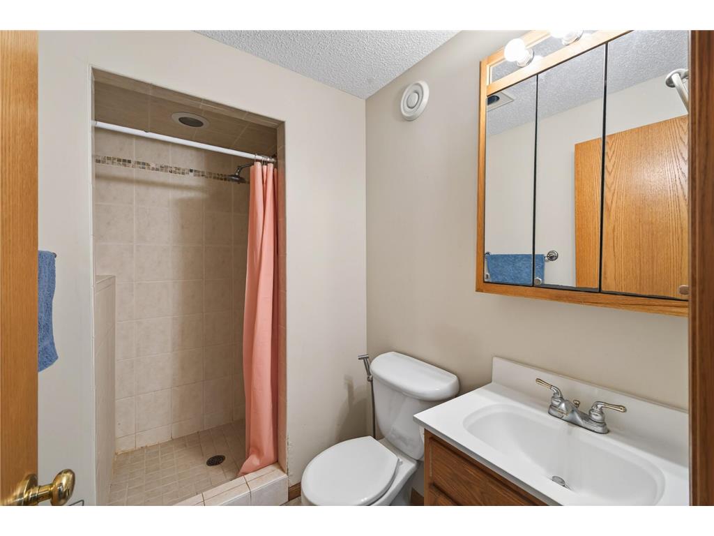 6857 8th Street Lane N Oakdale MN 55128 7072219 image18