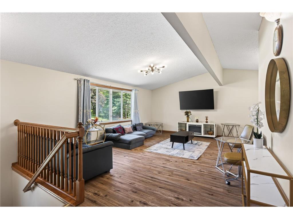6857 8th Street Lane N Oakdale MN 55128 7072219 image2