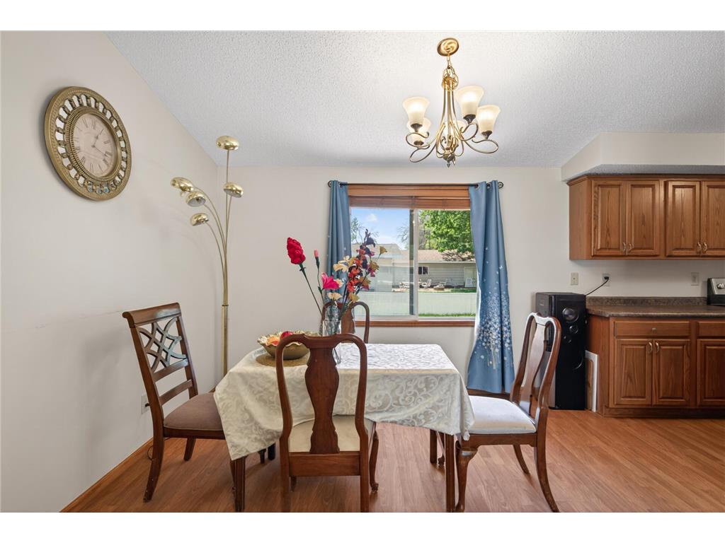 6857 8th Street Lane N Oakdale MN 55128 7072219 image4