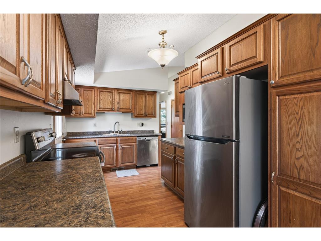 6857 8th Street Lane N Oakdale MN 55128 7072219 image6