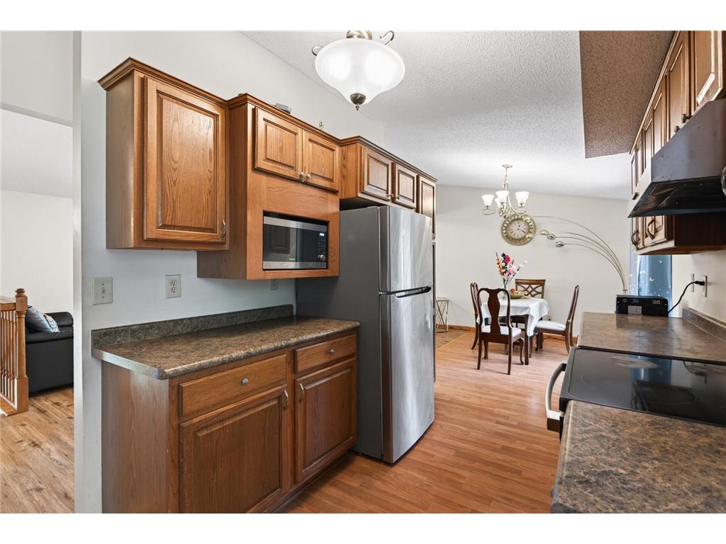6857 8th Street Lane N Oakdale MN 55128 7072219 image8