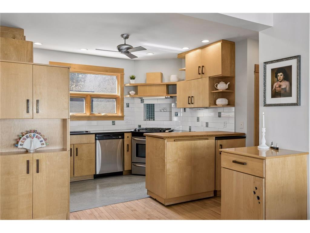 686 23rd Avenue NE Minneapolis MN 55418 7075717 image11