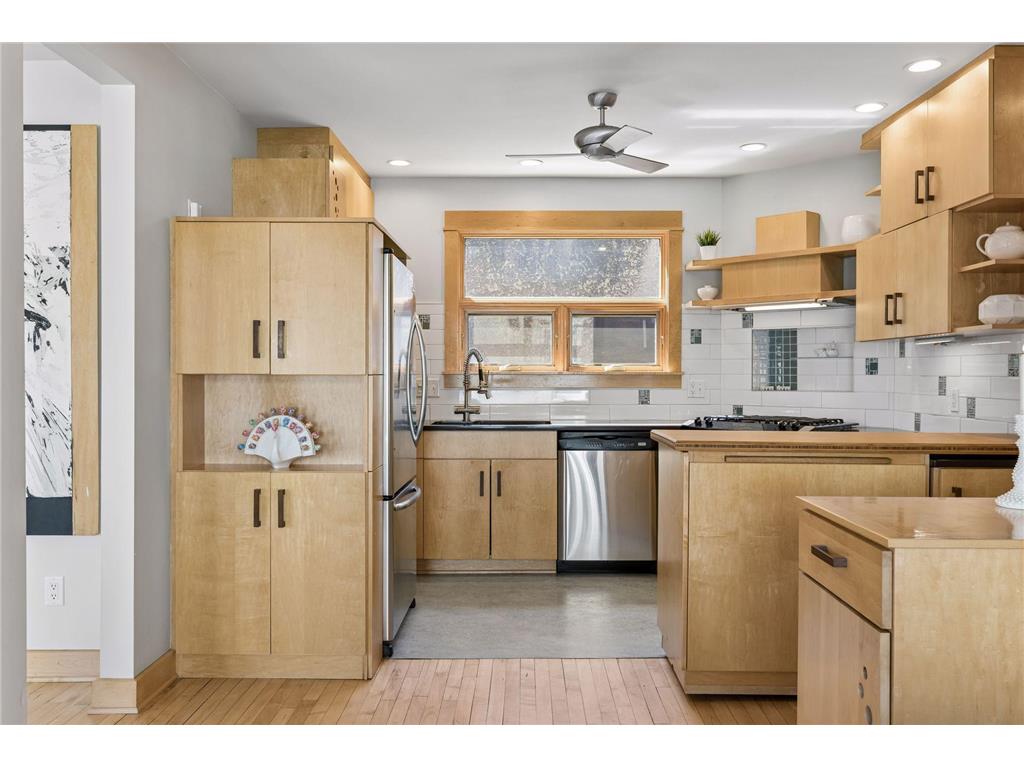 686 23rd Avenue NE Minneapolis MN 55418 7075717 image12