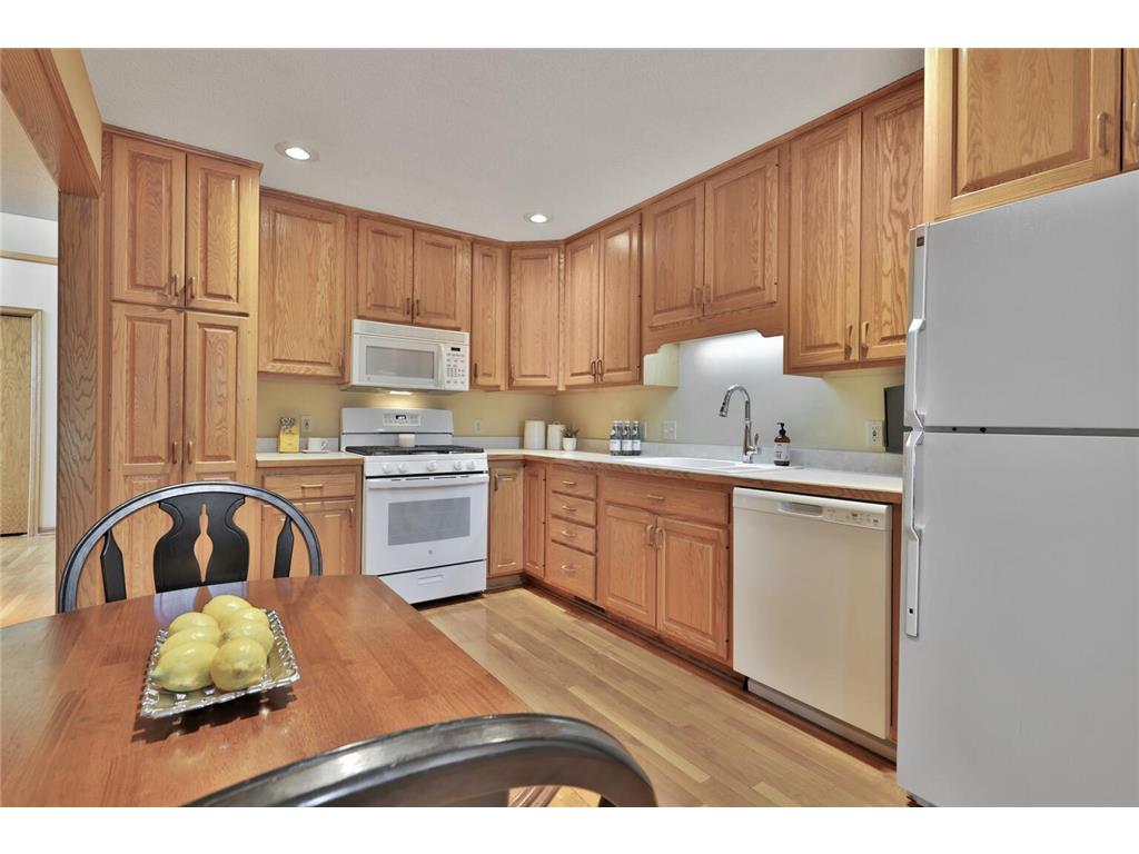 6861 W 82nd Street Bloomington MN 55438 7031467 image5