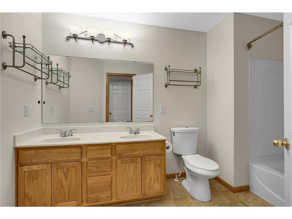 6869 Folkestone Road #614 Apple Valley MN 55124 7075472 image16
