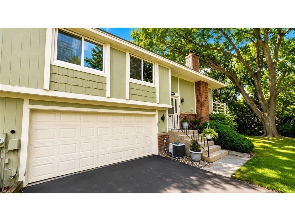 6869 Macbeth Court Woodbury MN 55125 7109885 image1