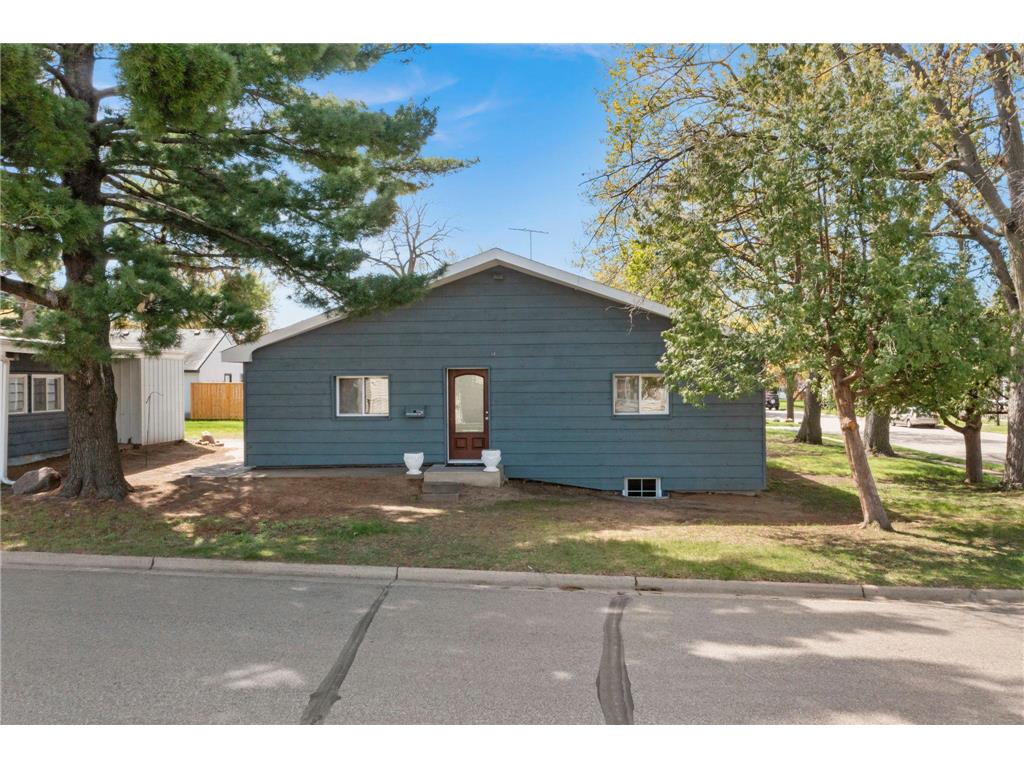 687 4th Avenue NW New Brighton MN 55112 7062629 image2