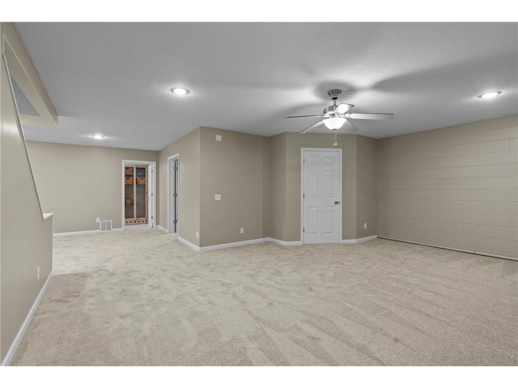 687 4th Avenue NW New Brighton MN 55112 7062629 image35