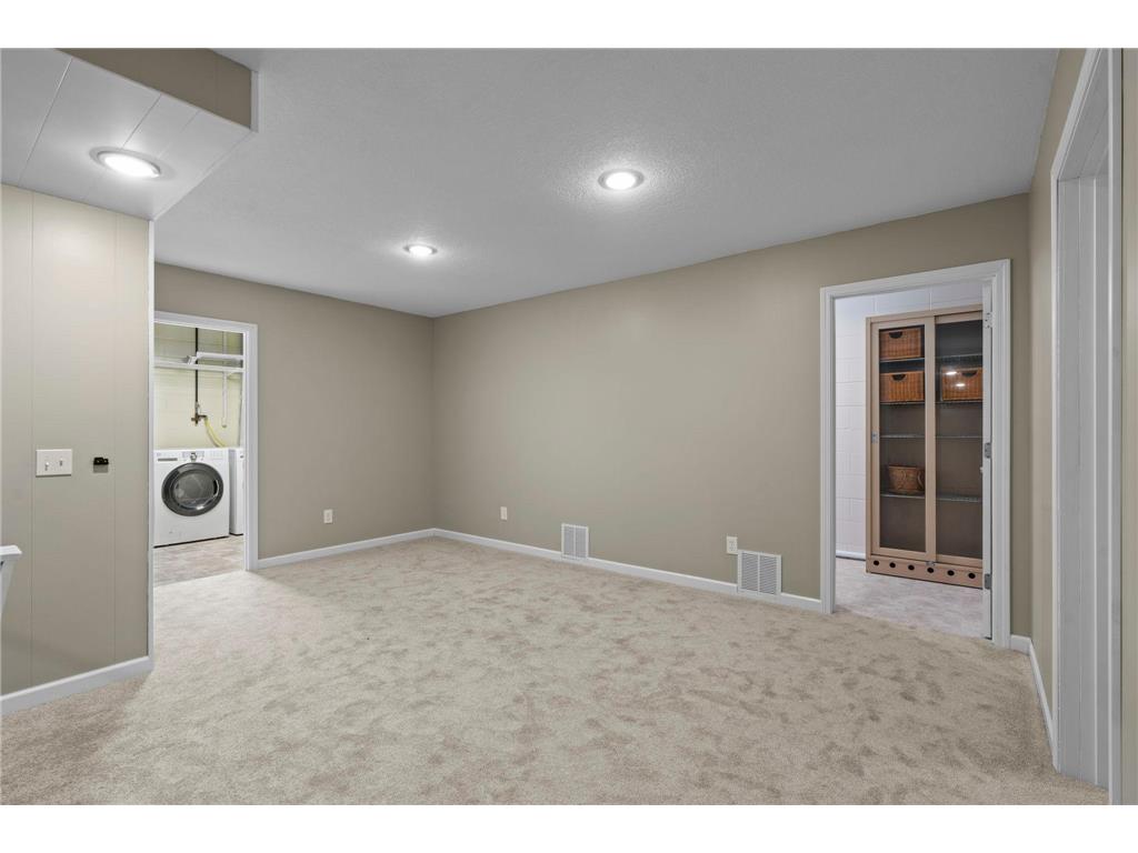 687 4th Avenue NW New Brighton MN 55112 7062629 image36