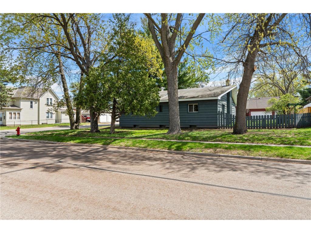 687 4th Avenue NW New Brighton MN 55112 7062629 image4