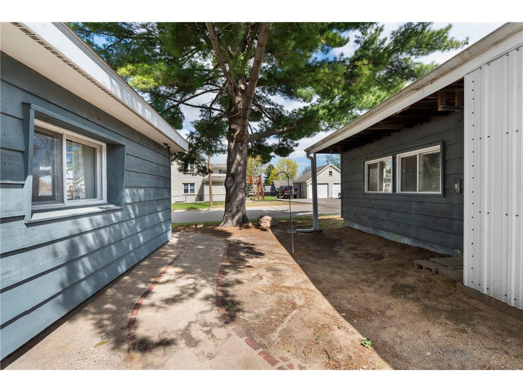687 4th Avenue NW New Brighton MN 55112 7062629 image47