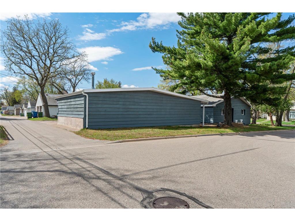 687 4th Avenue NW New Brighton MN 55112 7062629 image50