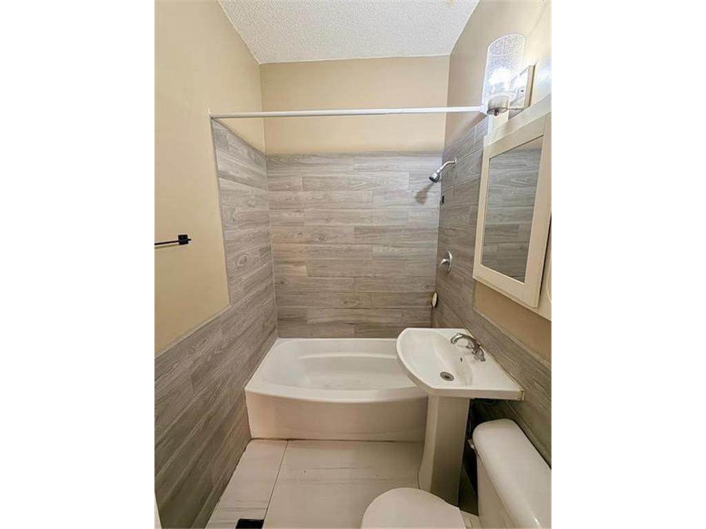 687 Aurora Avenue Saint Paul MN 55104 7055006 image11