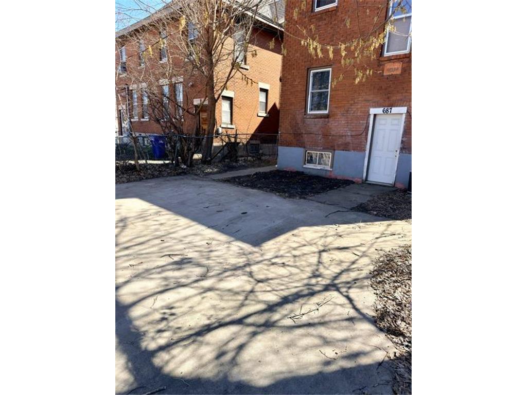 687 Aurora Avenue Saint Paul MN 55104 7055006 image17