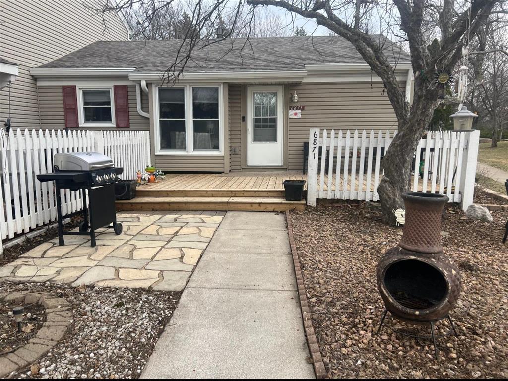 6871 Grenwich Lane N Oakdale MN 55128 6702325 image1