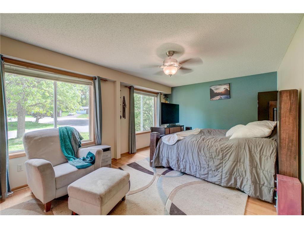 6878 Upper 28th Street N Oakdale MN 55128 7062183 image10