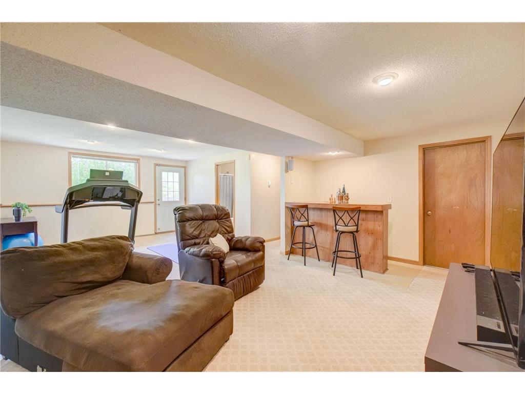 6878 Upper 28th Street N Oakdale MN 55128 7062183 image12