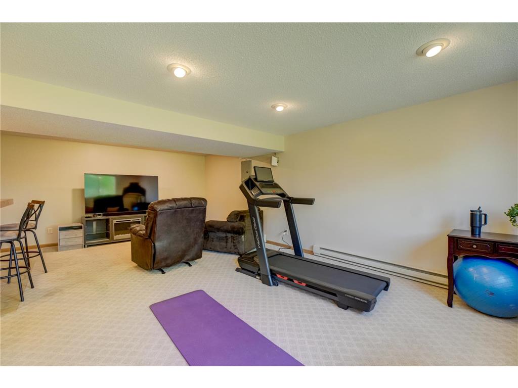 6878 Upper 28th Street N Oakdale MN 55128 7062183 image14