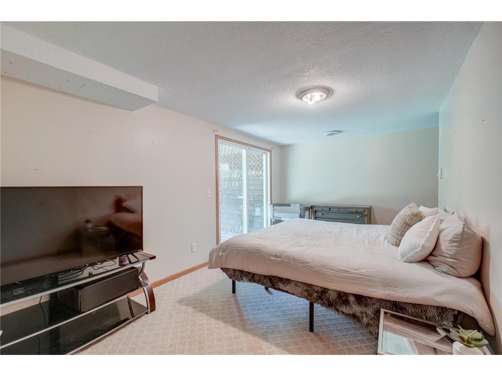 6878 Upper 28th Street N Oakdale MN 55128 7062183 image15