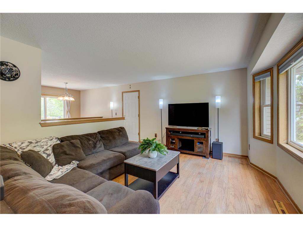 6878 Upper 28th Street N Oakdale MN 55128 7062183 image7