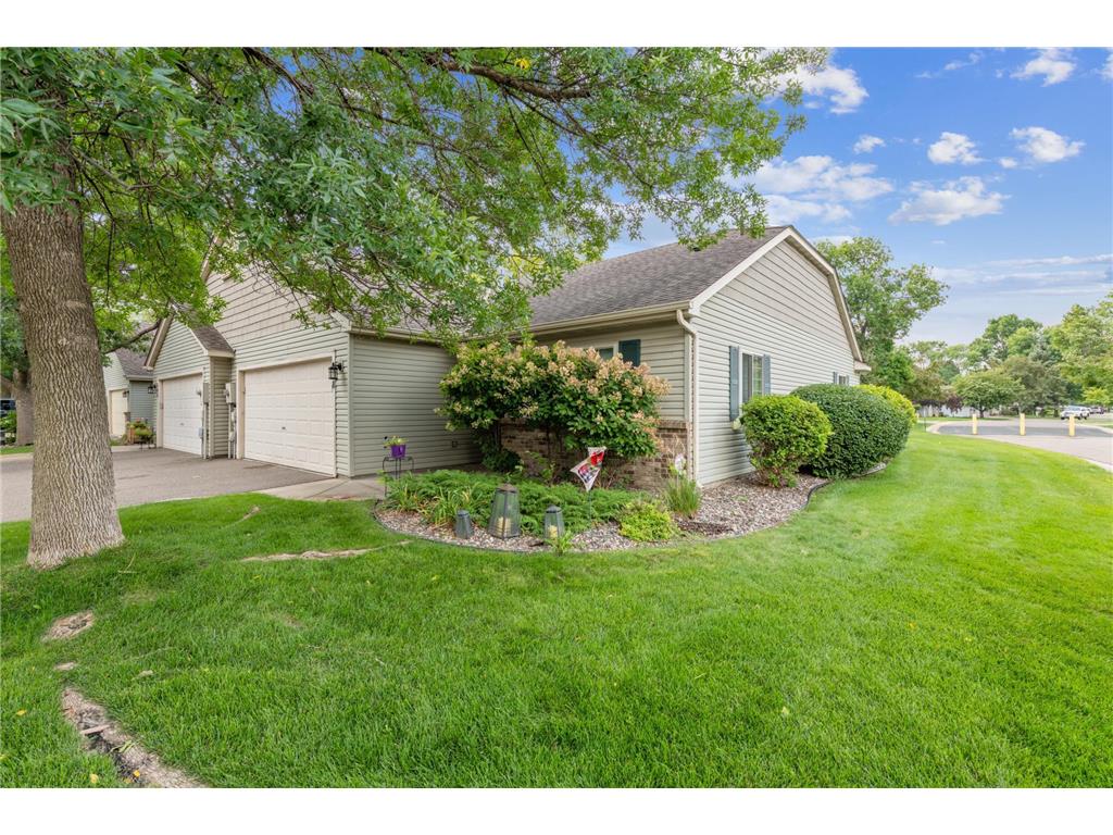 688 Monn Avenue Vadnais Heights MN 55127 6420542 image1