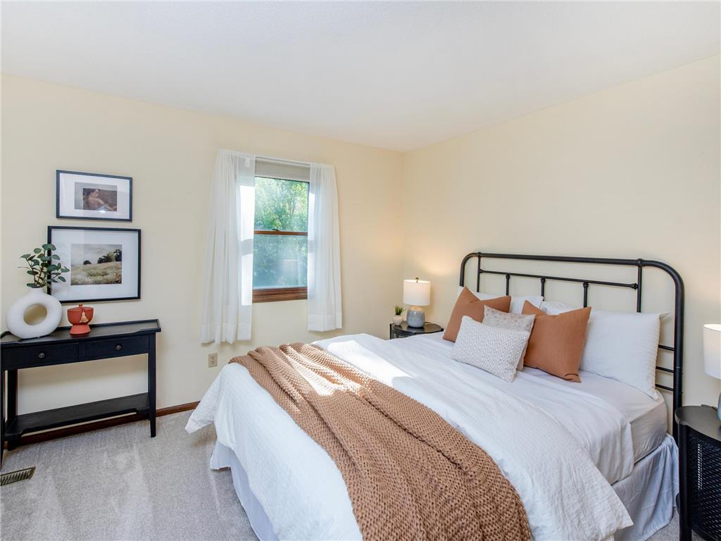 688 W Wentworth Avenue Mendota Heights MN 55118 7075044 image11