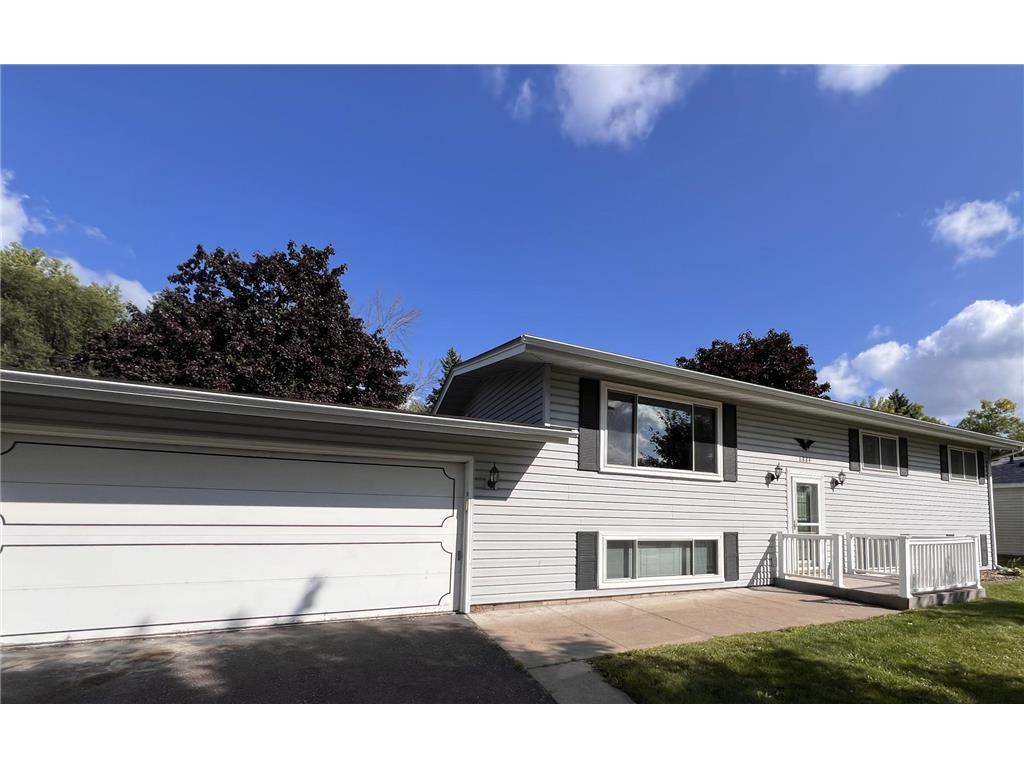 6884 8th Street Lane N Oakdale MN 55128 6784790 image1