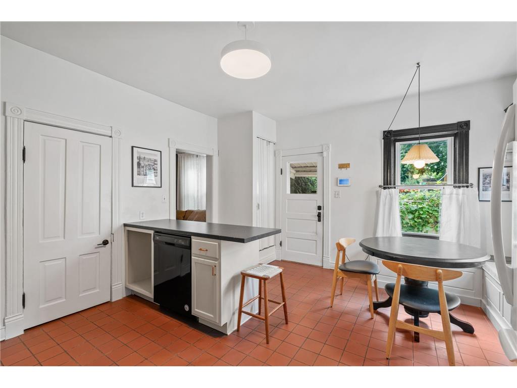 689 Oakdale Avenue Saint Paul MN 55107 7106816 image11