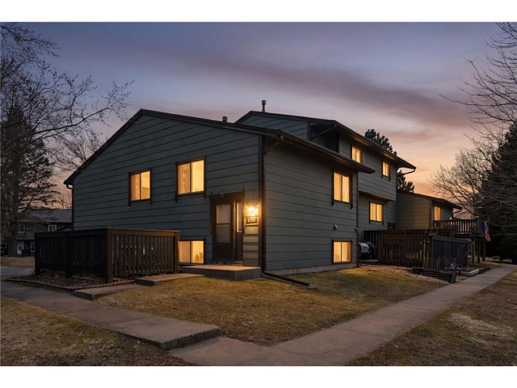 6890 Grenwich Lane N Oakdale MN 55128 - Mud Lake 7020981 image35