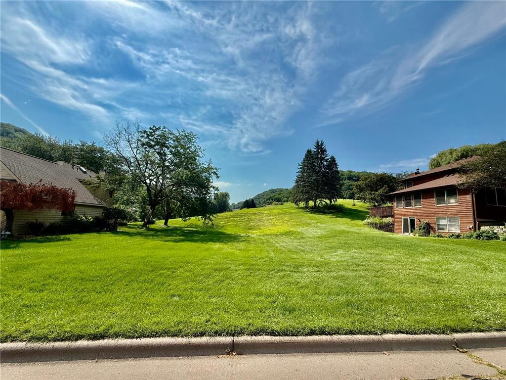 69 Forest Oak Court Winona MN 55987 6773790 image1