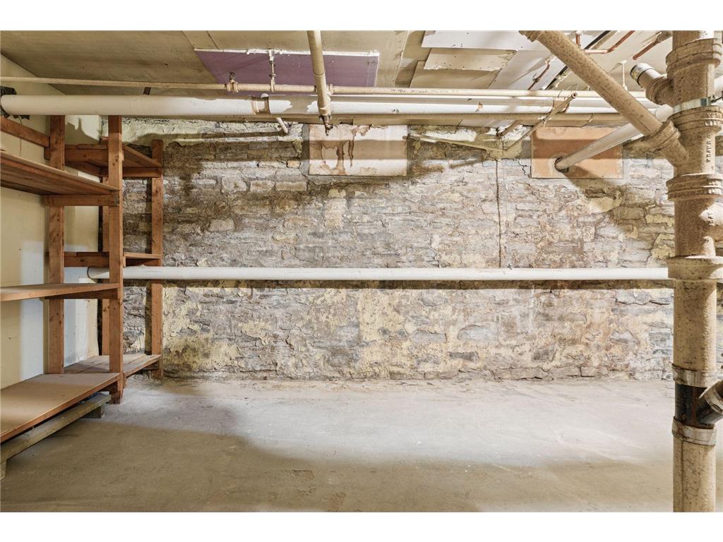 69 Milton Street N #1 Saint Paul MN 55104 6820685 image41