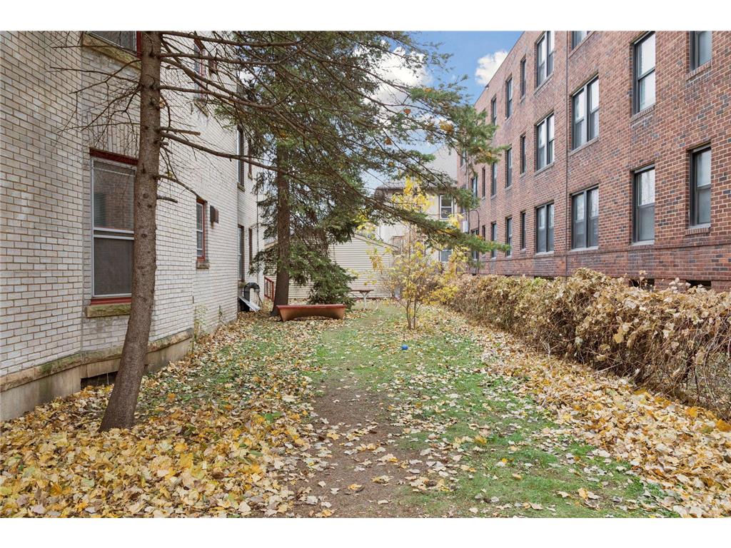 69 Milton Street N #1 Saint Paul MN 55104 6820685 image48