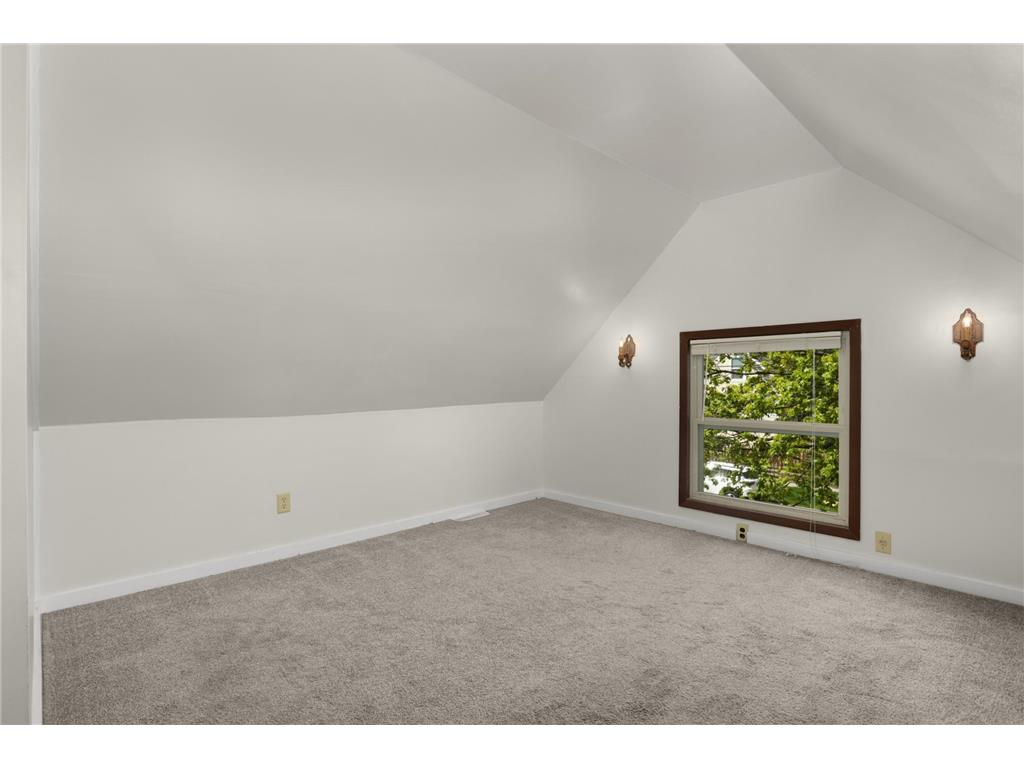 690 James Avenue Saint Paul MN 55102 7066417 image18