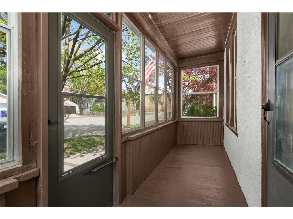 690 James Avenue Saint Paul MN 55102 7066417 image3